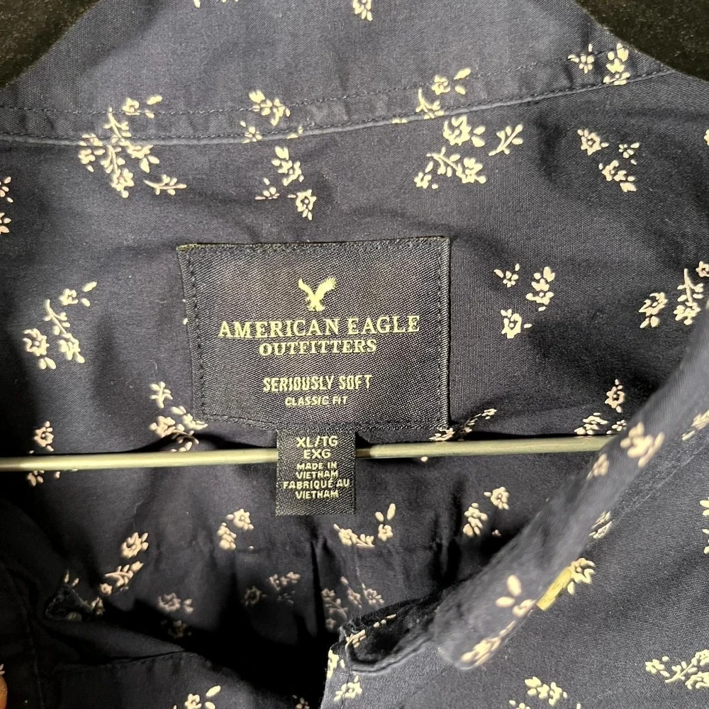 American Eagle Outfitters Shirt Mens XL Blue Floral Seriously‎ Soft Classic Fit